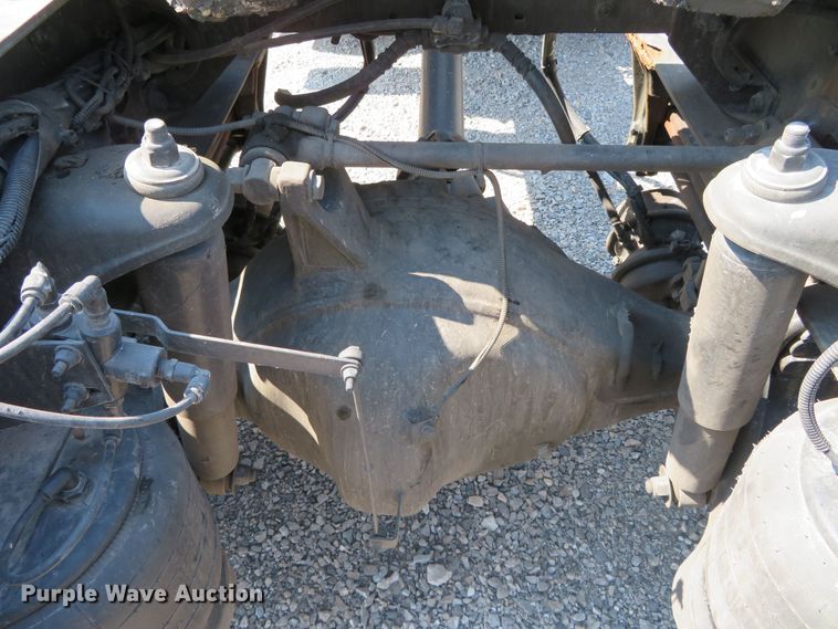 image for item DR0135 2013 Peterbilt 337  semi truck