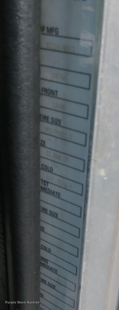 image for item DR0135 2013 Peterbilt 337  semi truck