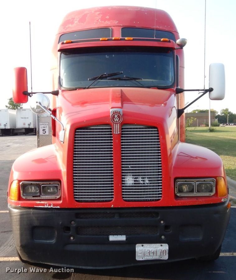 image for item DS1401 2005 Kenworth T600  semi truck
