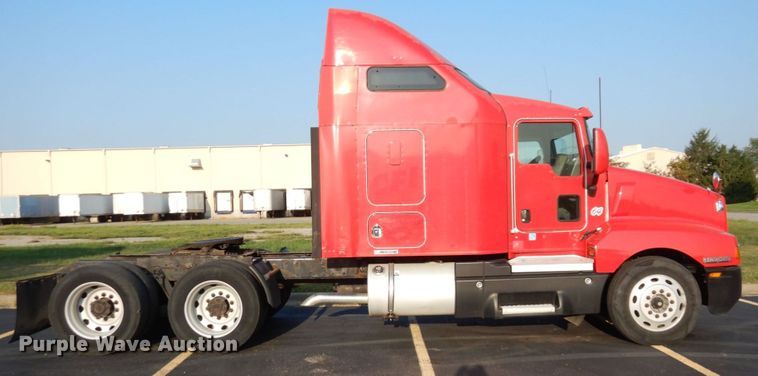 image for item DS1401 2005 Kenworth T600  semi truck