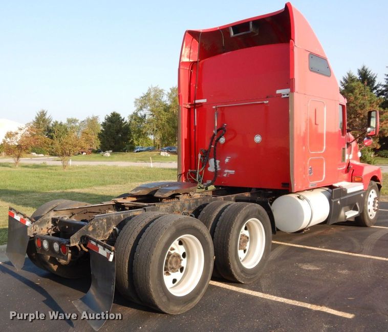 image for item DS1401 2005 Kenworth T600  semi truck