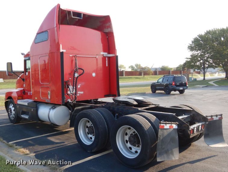 image for item DS1401 2005 Kenworth T600  semi truck