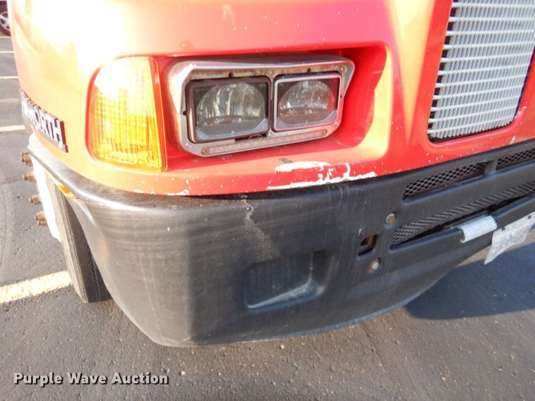 image for item DS1401 2005 Kenworth T600  semi truck