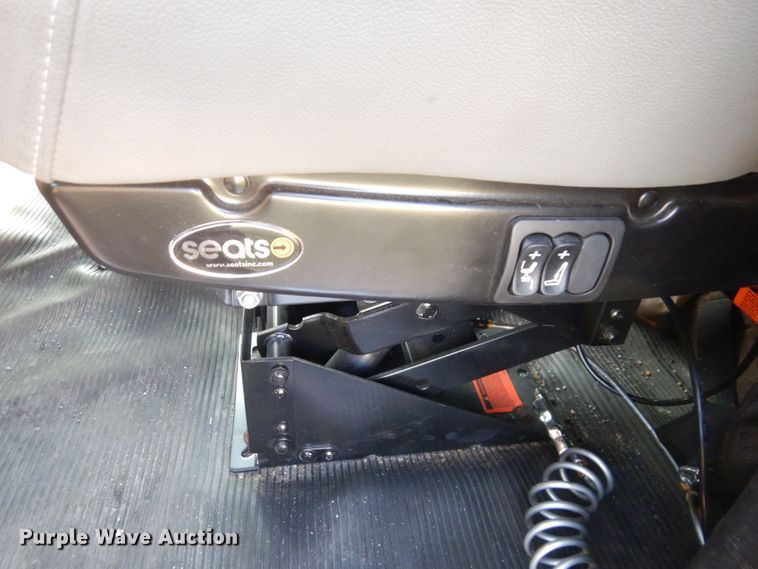 image for item DS1401 2005 Kenworth T600  semi truck