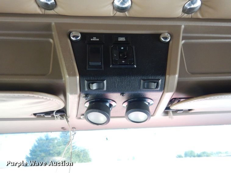 image for item DS1401 2005 Kenworth T600  semi truck