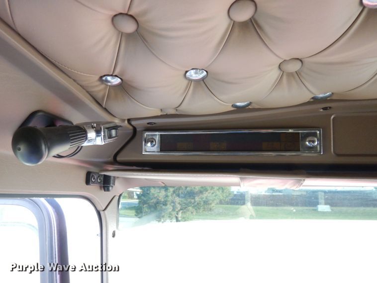 image for item DS1401 2005 Kenworth T600  semi truck