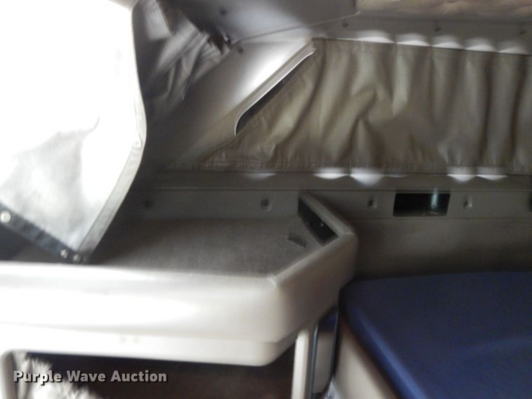 image for item DS1401 2005 Kenworth T600  semi truck