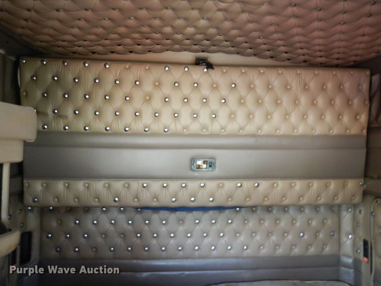 image for item DS1401 2005 Kenworth T600  semi truck