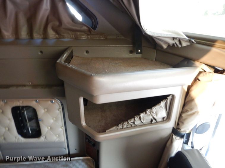 image for item DS1401 2005 Kenworth T600  semi truck