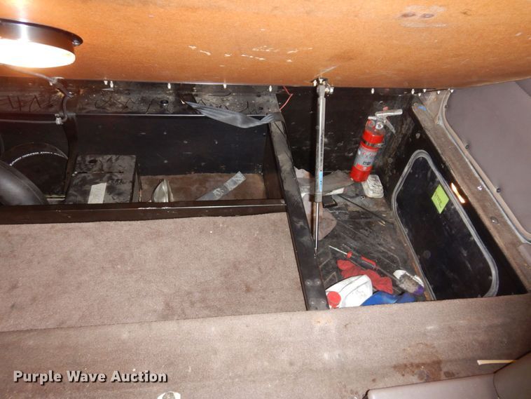 image for item DS1401 2005 Kenworth T600  semi truck