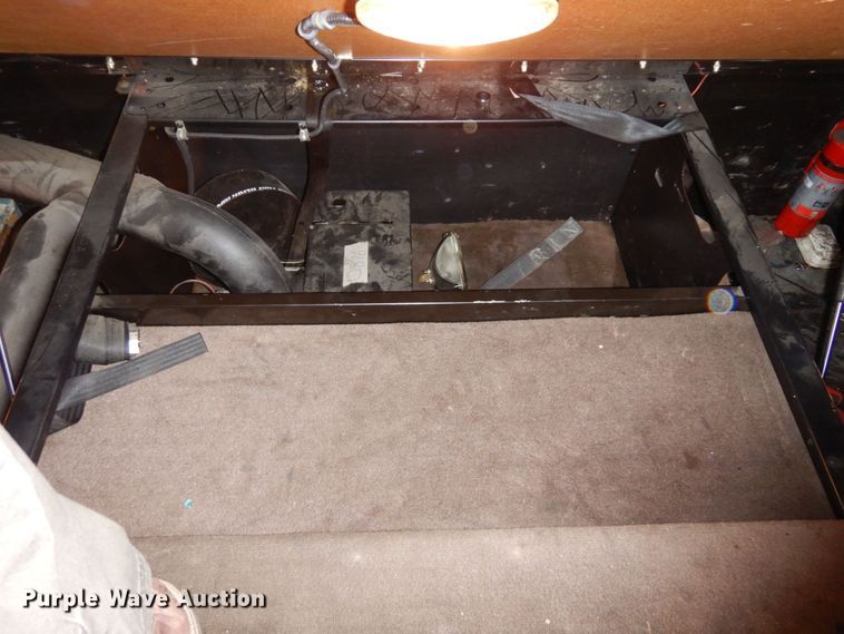 image for item DS1401 2005 Kenworth T600  semi truck