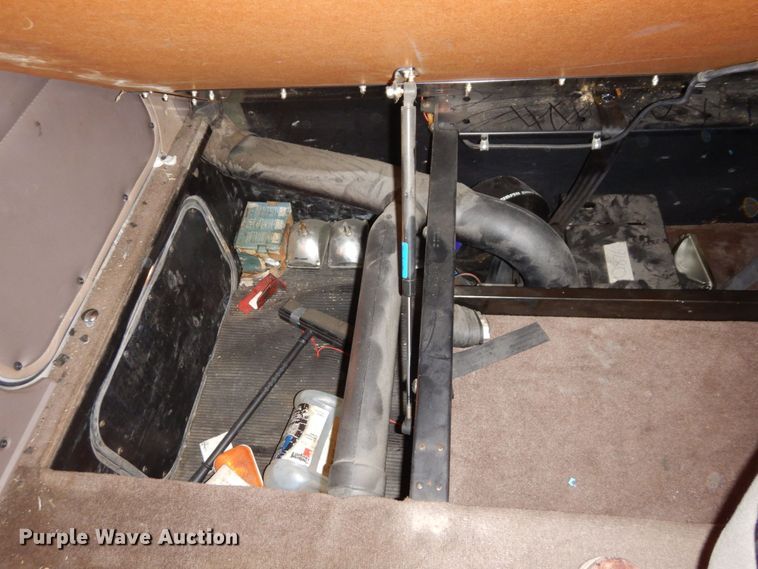 image for item DS1401 2005 Kenworth T600  semi truck