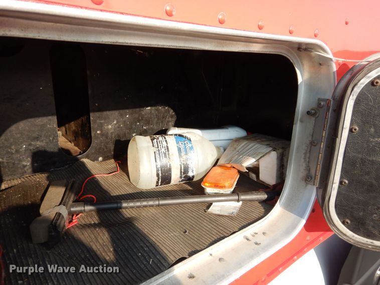 image for item DS1401 2005 Kenworth T600  semi truck