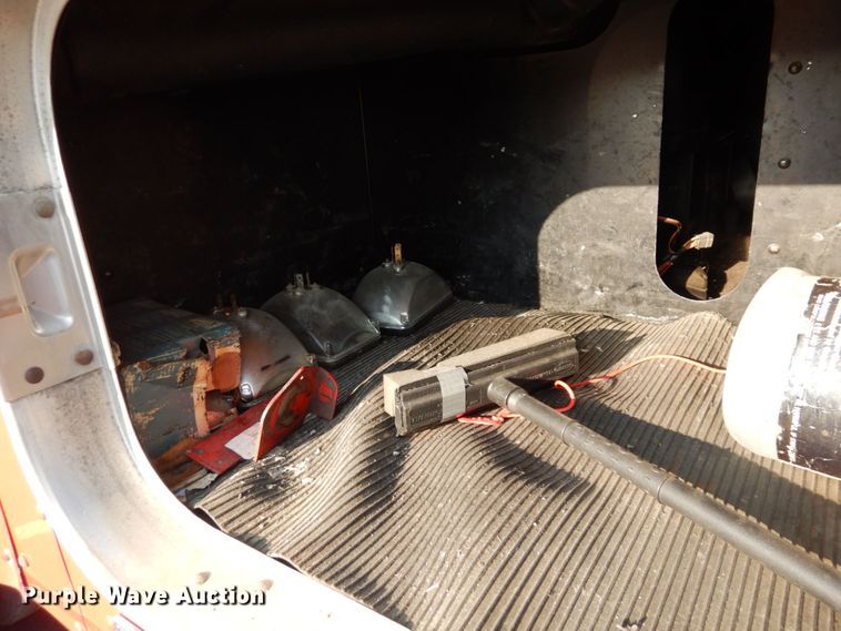 image for item DS1401 2005 Kenworth T600  semi truck