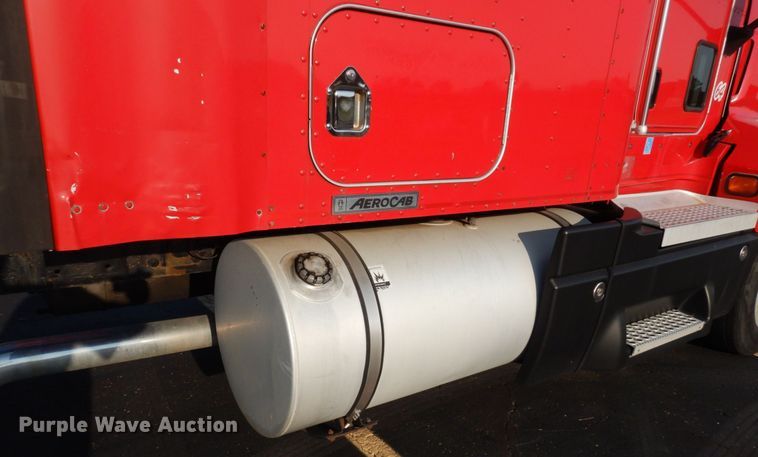 image for item DS1401 2005 Kenworth T600  semi truck