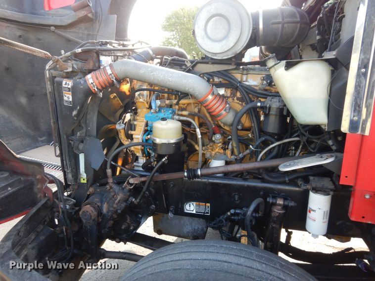 image for item DS1401 2005 Kenworth T600  semi truck