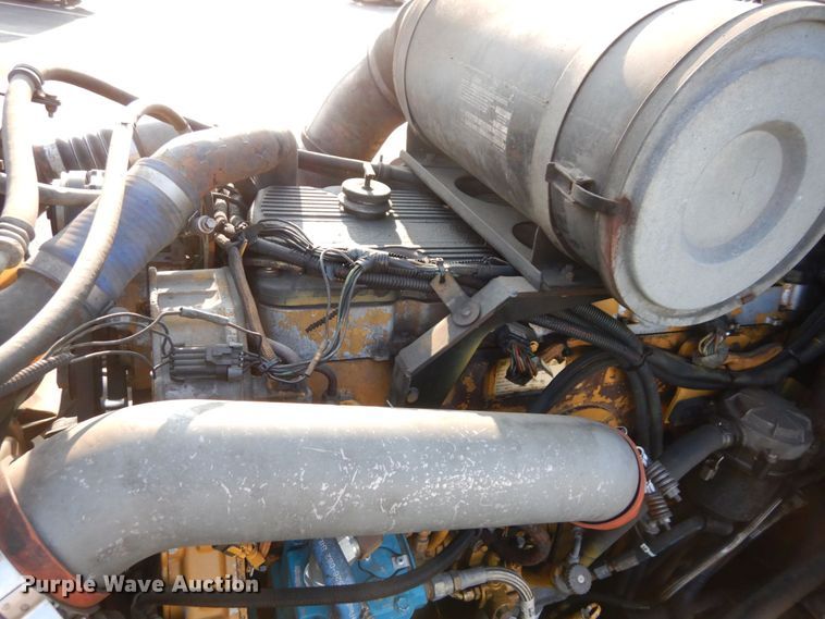 image for item DS1401 2005 Kenworth T600  semi truck