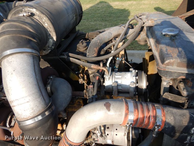 image for item DS1401 2005 Kenworth T600  semi truck