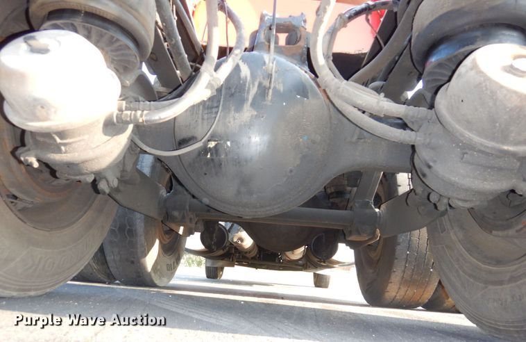 image for item DS1401 2005 Kenworth T600  semi truck