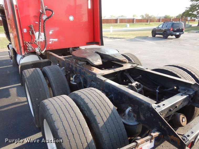 image for item DS1401 2005 Kenworth T600  semi truck