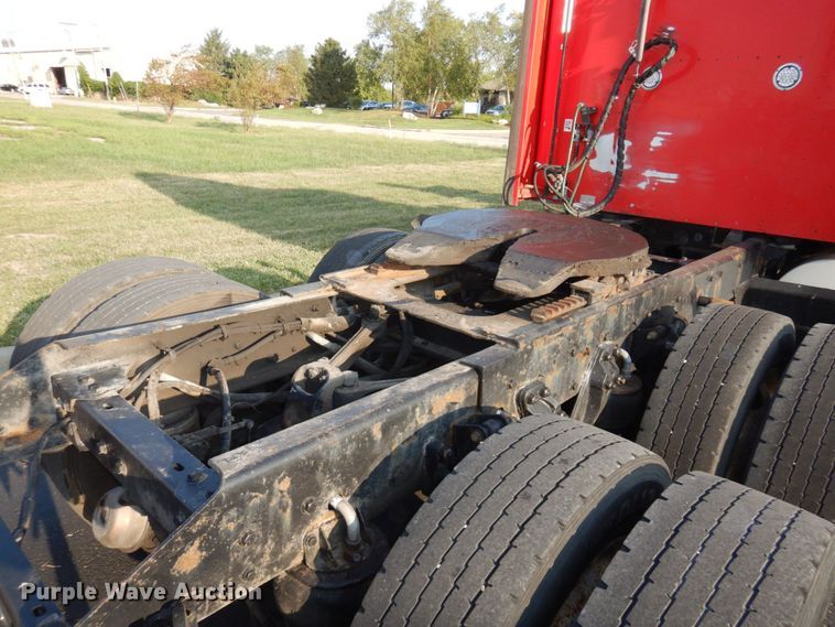 image for item DS1401 2005 Kenworth T600  semi truck