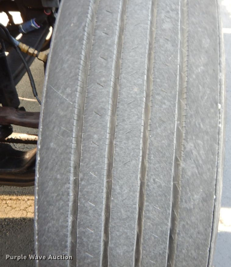 image for item DS1401 2005 Kenworth T600  semi truck