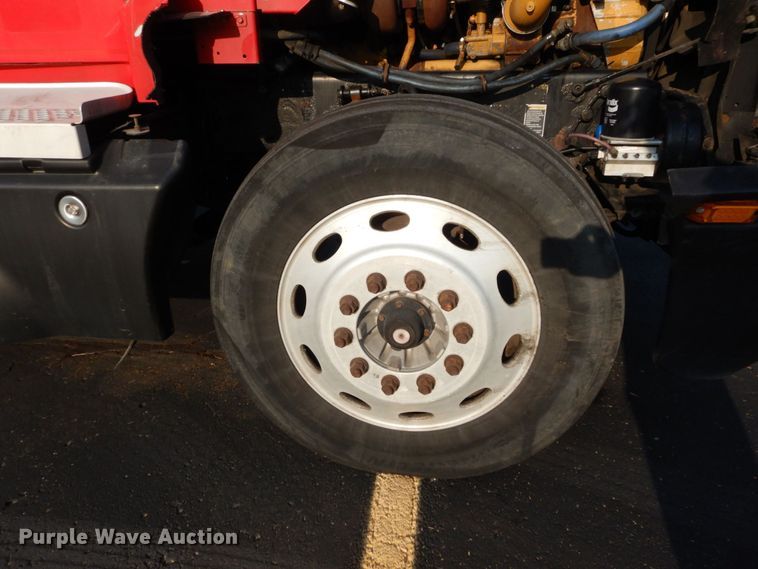 image for item DS1401 2005 Kenworth T600  semi truck