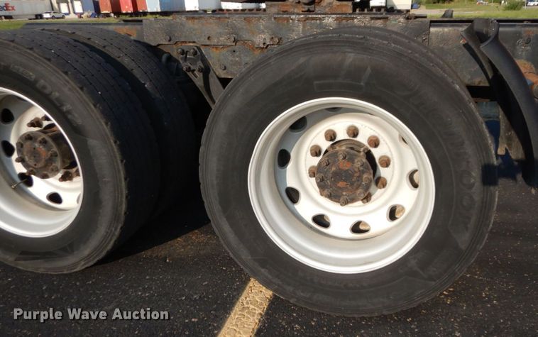 image for item DS1401 2005 Kenworth T600  semi truck