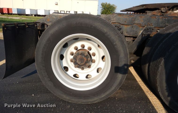 image for item DS1401 2005 Kenworth T600  semi truck