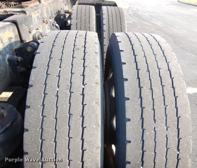 image for item DS1401 2005 Kenworth T600  semi truck