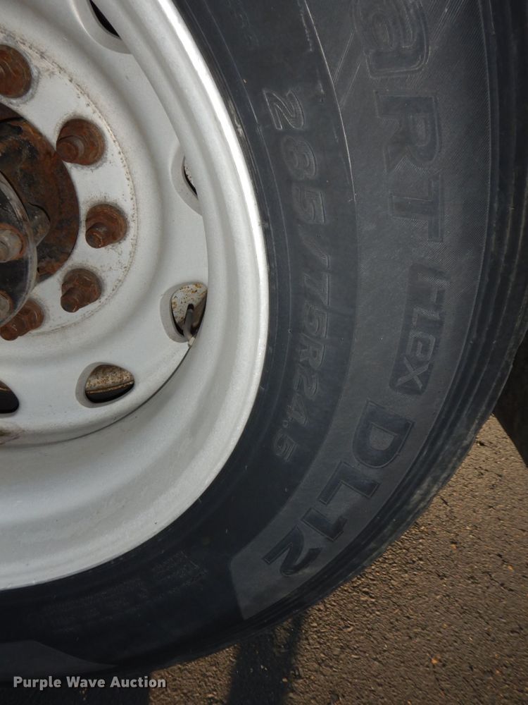 image for item DS1401 2005 Kenworth T600  semi truck