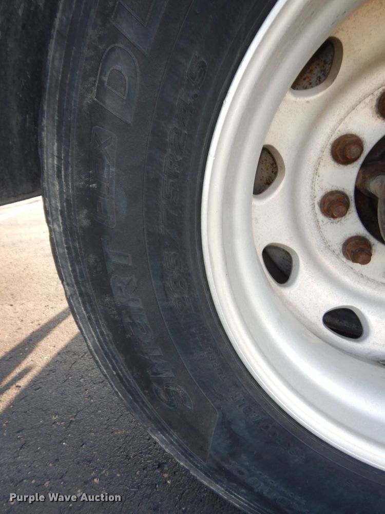 image for item DS1401 2005 Kenworth T600  semi truck