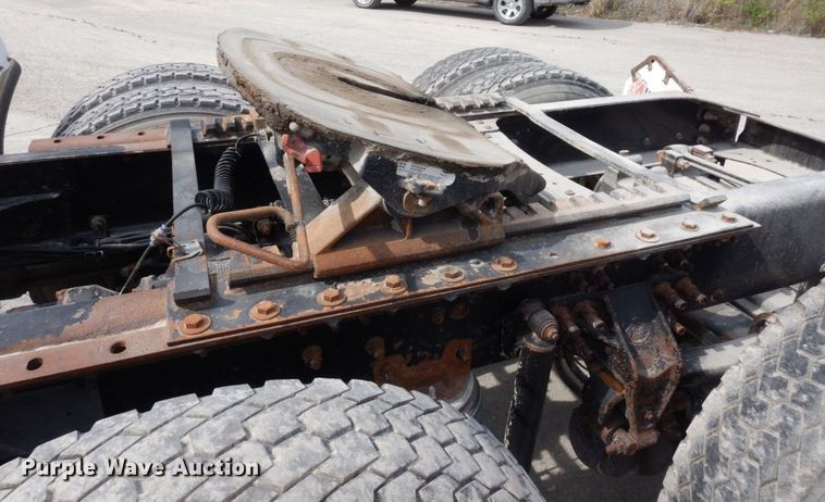 image for item DS1408 2007 Mack CHN613  semi truck