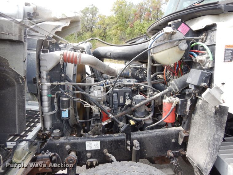 image for item DS1408 2007 Mack CHN613  semi truck