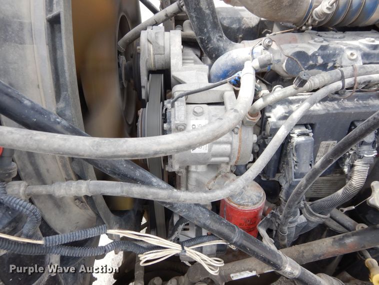 image for item DS1408 2007 Mack CHN613  semi truck