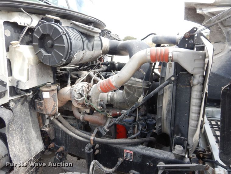 image for item DS1408 2007 Mack CHN613  semi truck