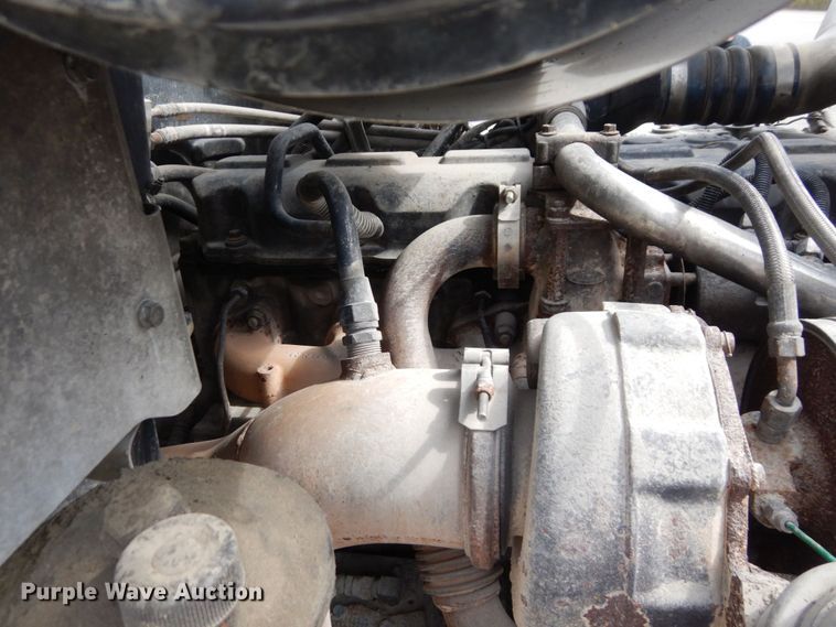 image for item DS1408 2007 Mack CHN613  semi truck