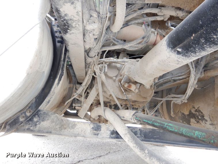 image for item DS1408 2007 Mack CHN613  semi truck