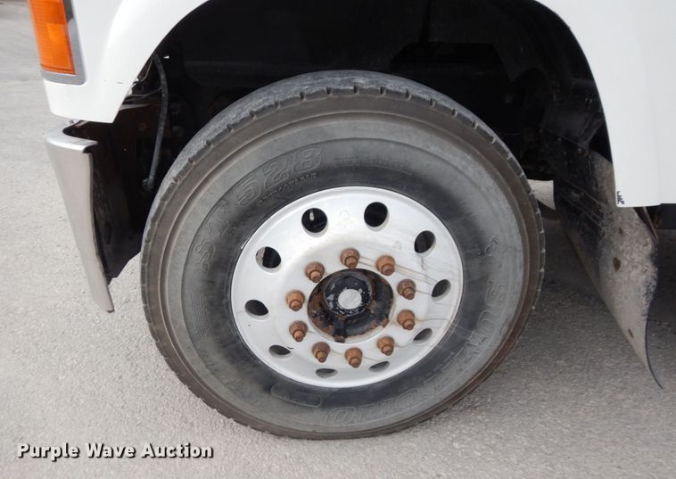 image for item DS1408 2007 Mack CHN613  semi truck