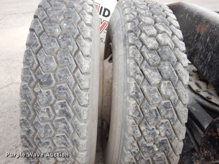 image for item DS1408 2007 Mack CHN613  semi truck