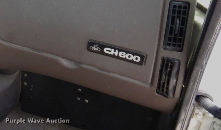 image for item DS1408 2007 Mack CHN613  semi truck