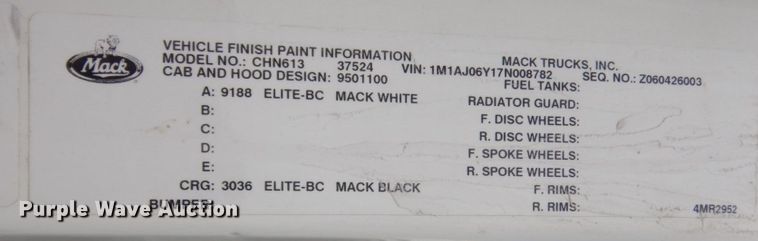 image for item DS1408 2007 Mack CHN613  semi truck