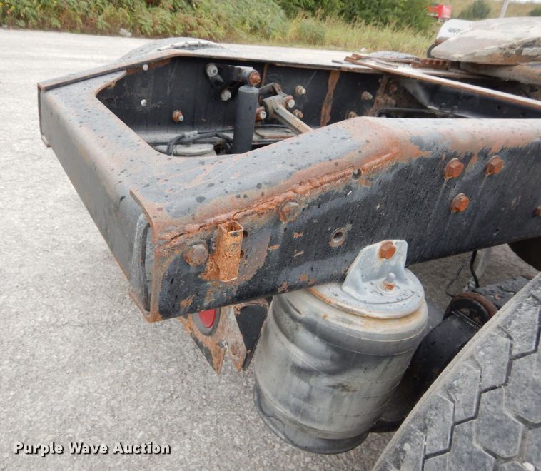 image for item DS1409 2004 Mack CX613  semi truck