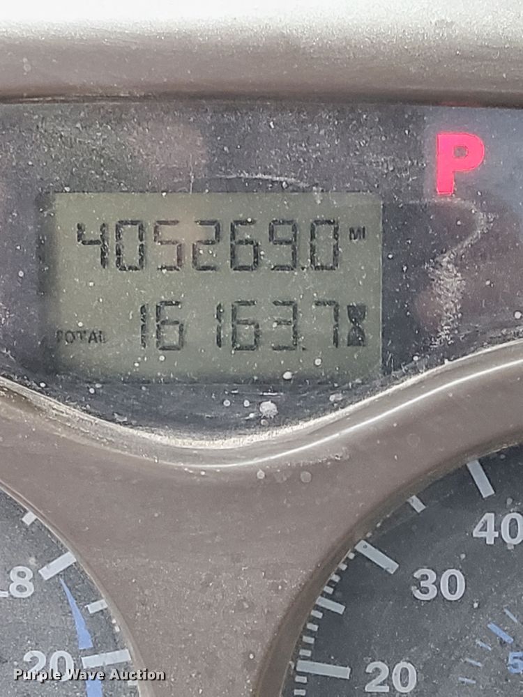 image for item DS1409 2004 Mack CX613  semi truck