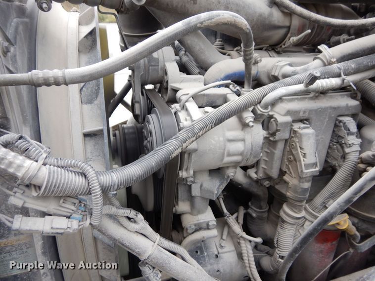 image for item DS1409 2004 Mack CX613  semi truck