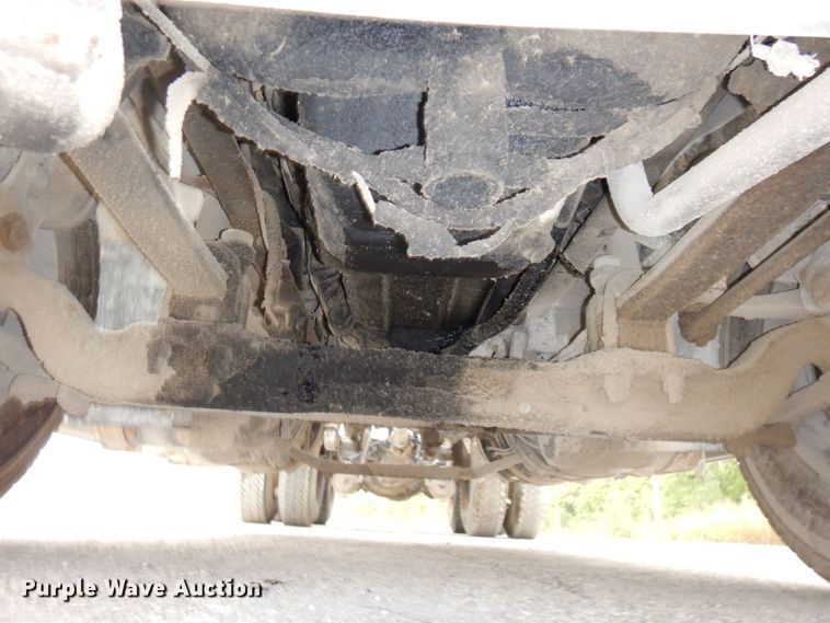 image for item DS1409 2004 Mack CX613  semi truck