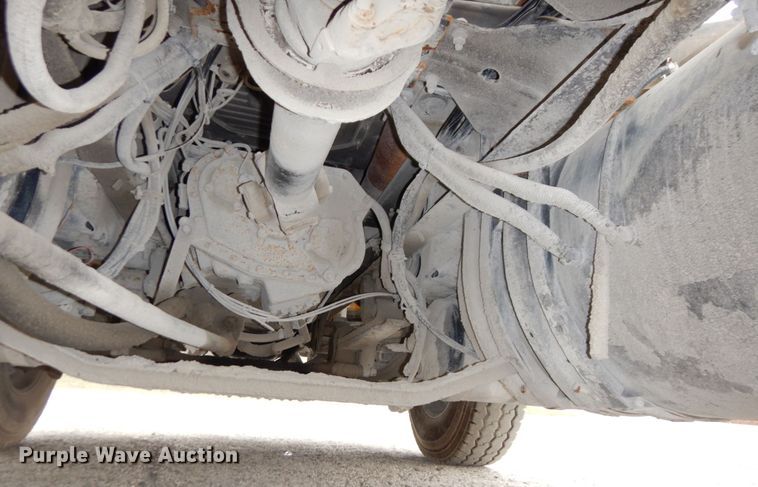 image for item DS1409 2004 Mack CX613  semi truck