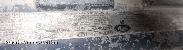 image for item DS1409 2004 Mack CX613  semi truck