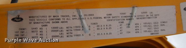 image for item DS1409 2004 Mack CX613  semi truck