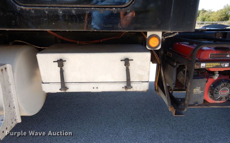 image for item DS1412 1987 Freightliner FLC120  semi truck